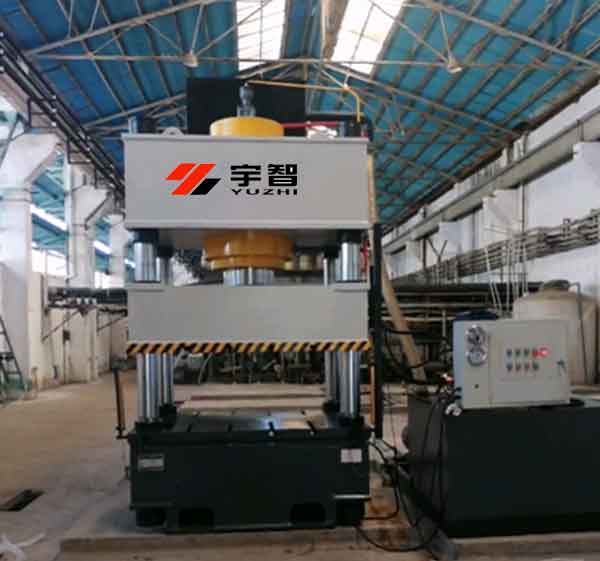 400噸四柱液壓機(jī)客戶(hù)現(xiàn)場(chǎng)圖